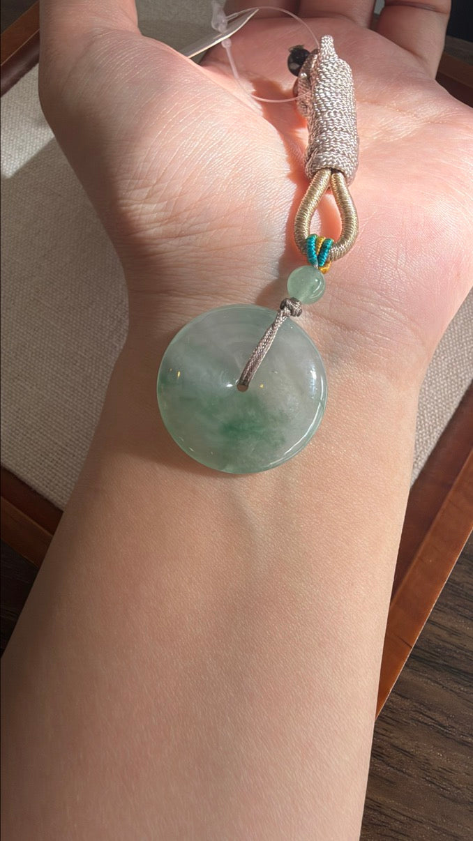 Green floating-flower jadeite peace buckle pendant